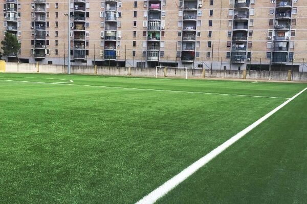 Ministro Spadafora, 300mila euro per lo stadio Landieri di Scampia