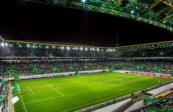 Annullata Sporting-Napoli, gli azzurri tornano in città