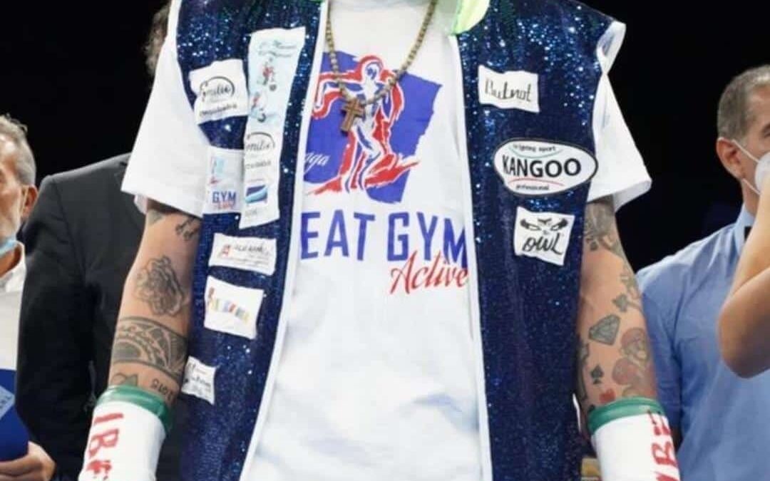 Frattura del malleolo peroneale per il pugile Valentino