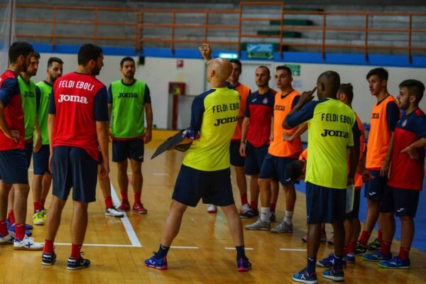 Calcio a cinque, domani derby Eboli-Avellino