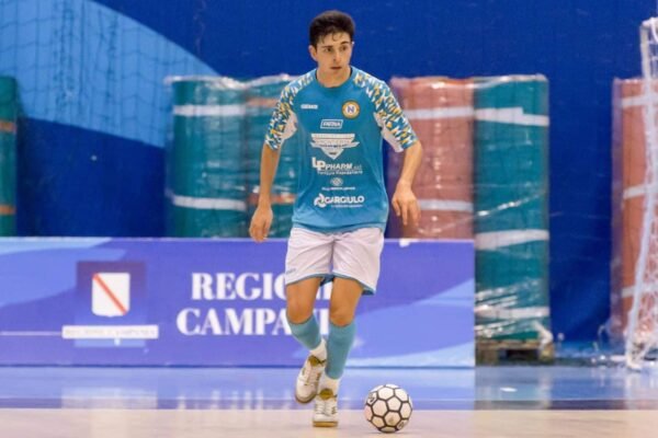 FF Napoli, Nando Perugino e l’orgoglio del capitano