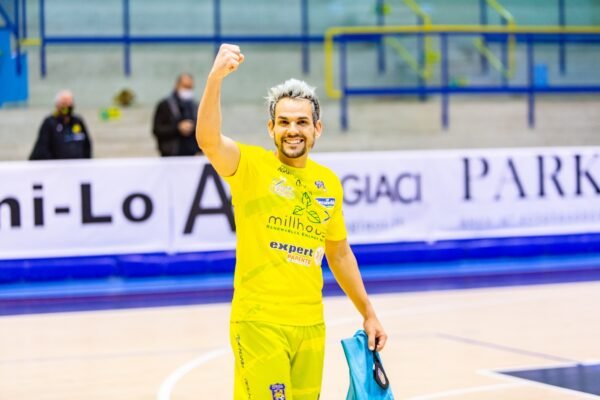 Calcio a 5: prima vittoria in A per il Real San Giuseppe