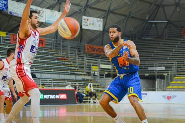 Basket, Scafati supera il Chieti in casa