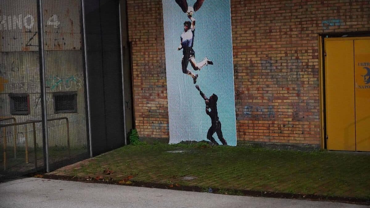 La mano de Dios, street art al San Paolo