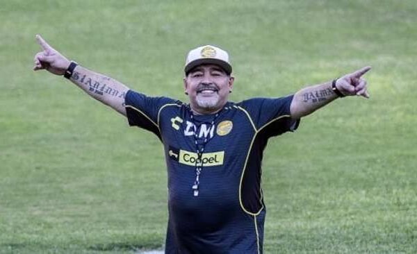 Maradona operato, il mondo del calcio in ansia
