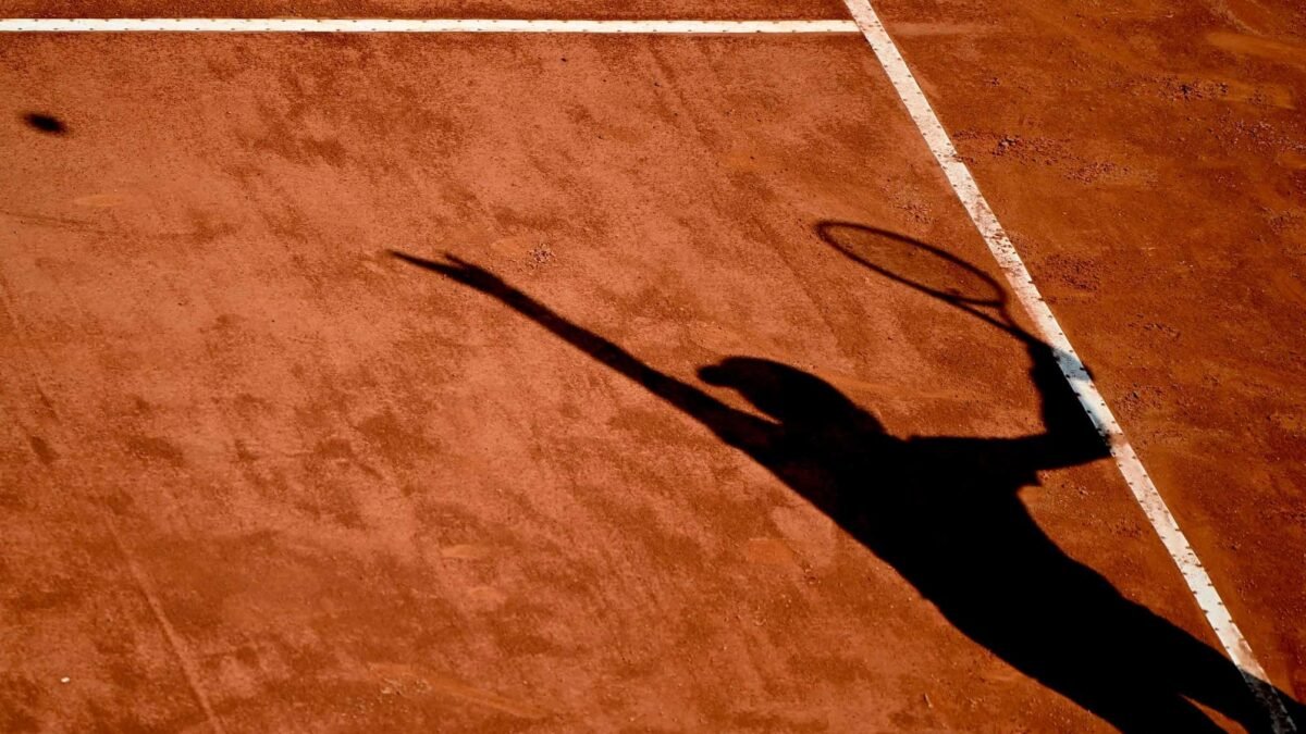 Campania, chiusi circoli tennis per attività di base