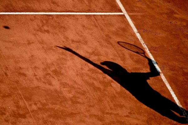 Campania, chiusi circoli tennis per attività di base