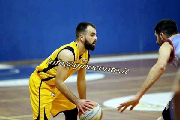 Pozzuoli cade ad Avellino contro la Scandone