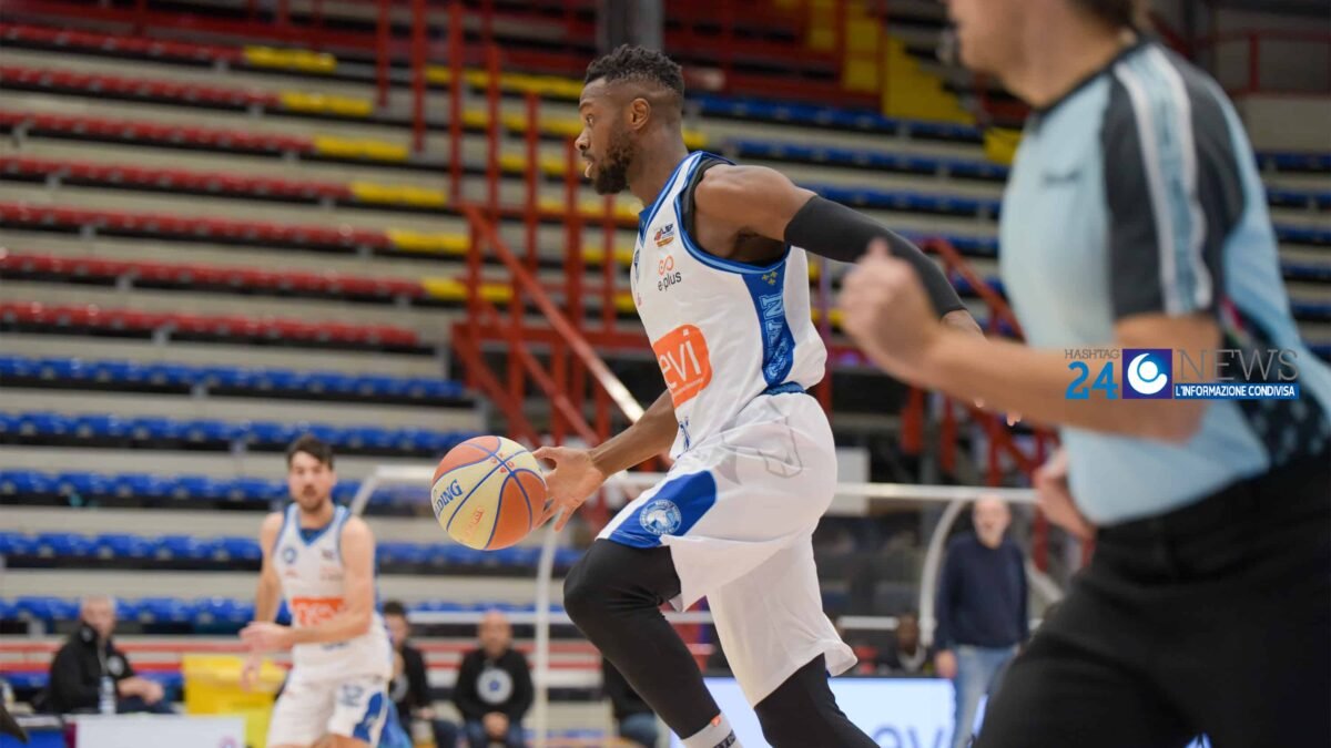 Gevi Napoli da sballo, sbancata Ravenna