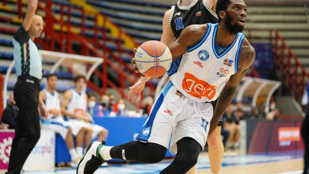 Final Eight, Gevi Napoli da sballo: batte Tortona ed è in finale