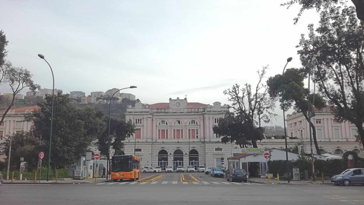 Una stazione per Diego, De Luca “batte” sul tempo De Magistris