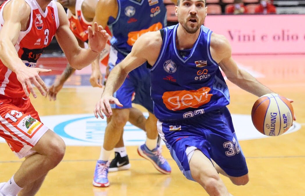 Gevi Napoli-Givova Scafati, derby show al PalaBarbuto