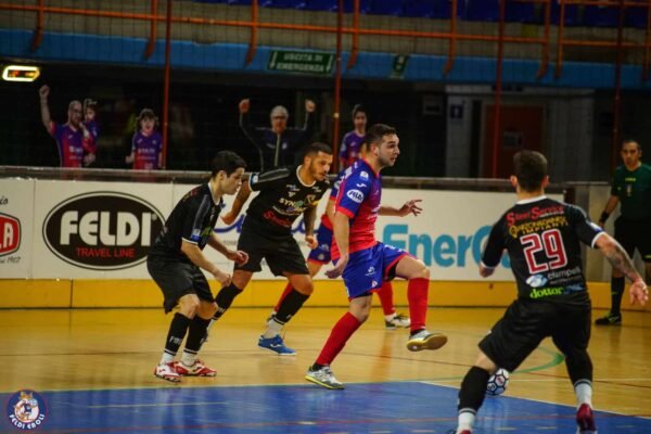 Feldi Eboli, Canabarro vola in brasile per intervento al menisco