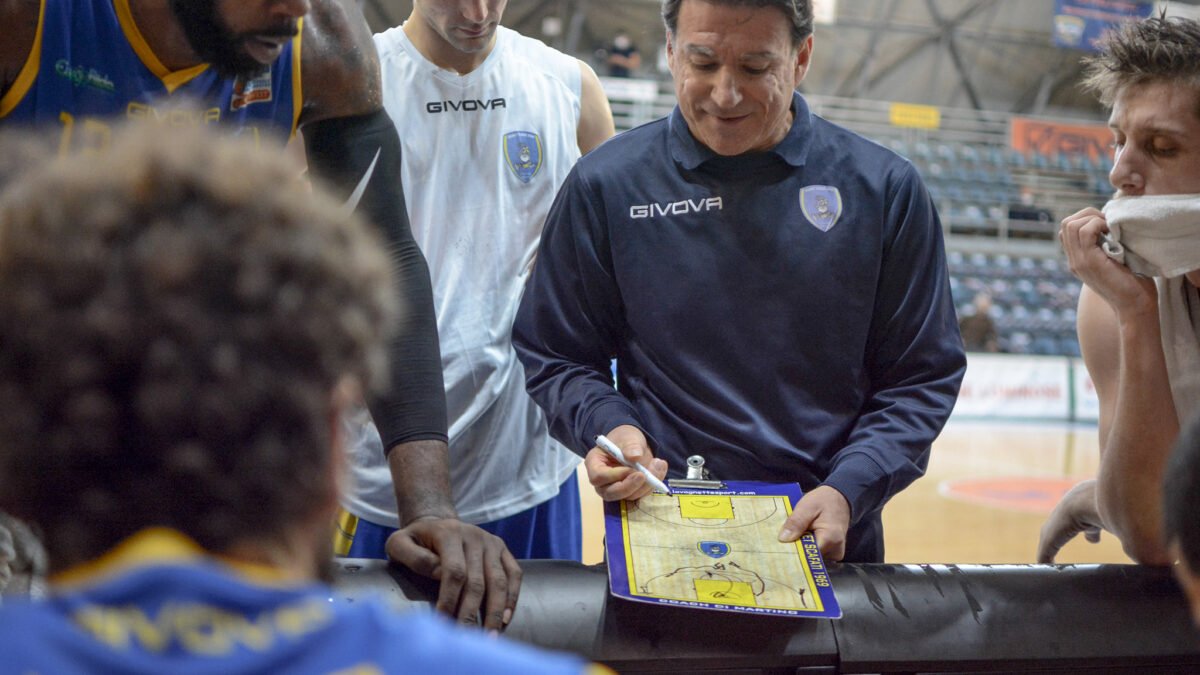 Scafati, piena fiducia in coach Finelli
