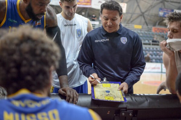 Scafati, piena fiducia in coach Finelli