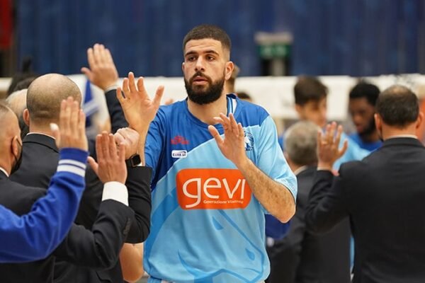 Gevi Napoli, Iannuzzi: “Con Chieti grande vittoria, la squadra mi sta aiutando”