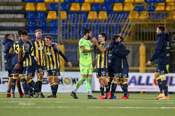 Juve Stabia, fine consensuale con ds Ghinassi