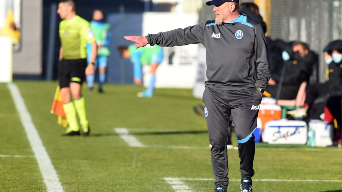 Pistolesi lancia il Napoli femminile: “E’ ora di vincere”