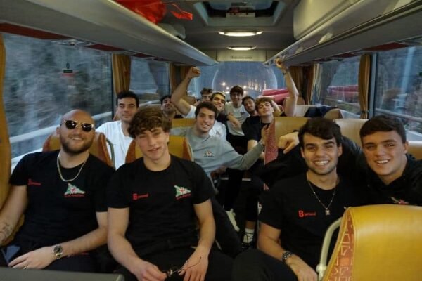 Giuliano Mattiello ne fa sette, il Posillipo sbanca Savona