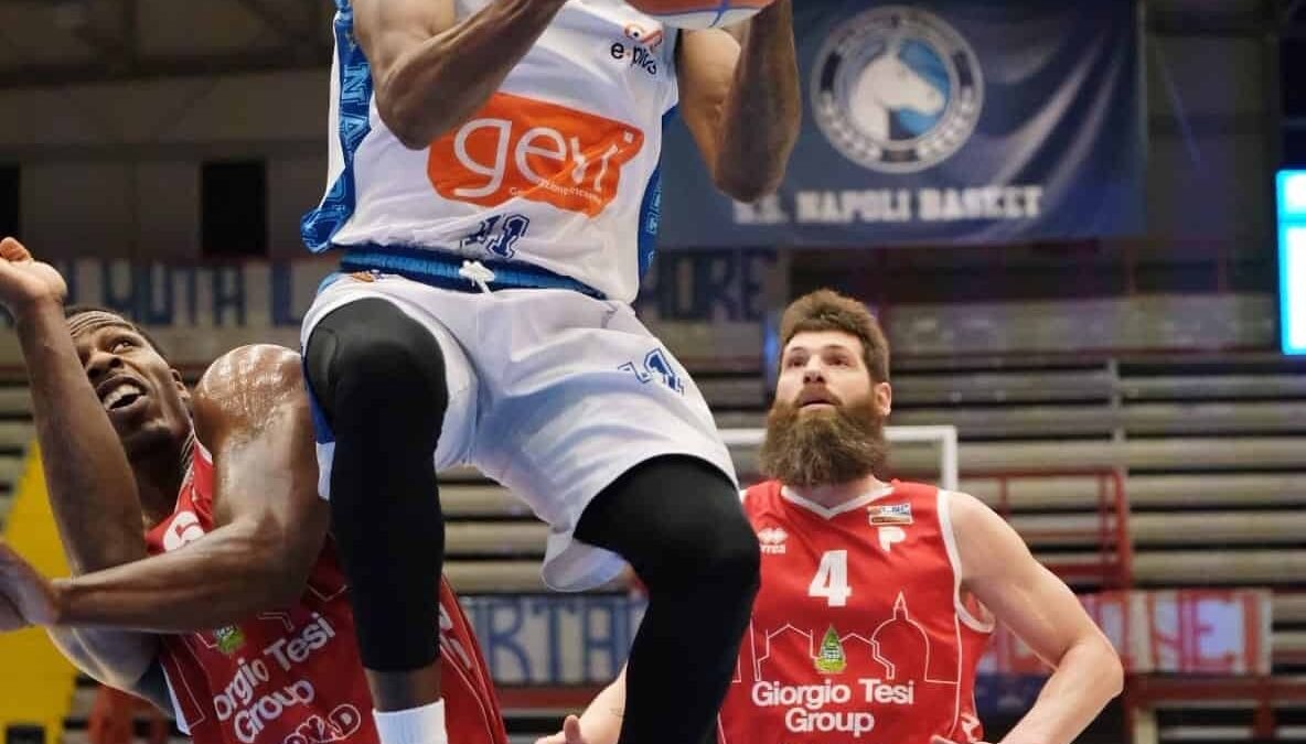 La Gevi Napoli mette la quinta, Pistoia cade al PalaBarbuto