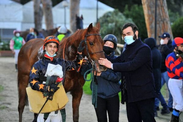Galoppo ad Agnano: vincono Rio Natal, Giocoforza e Kendar joy
