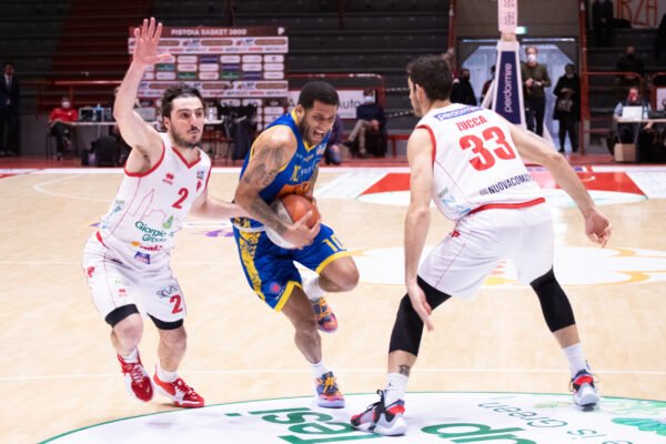 Scafati torna a ruggire, grande vittoria a Pistoia