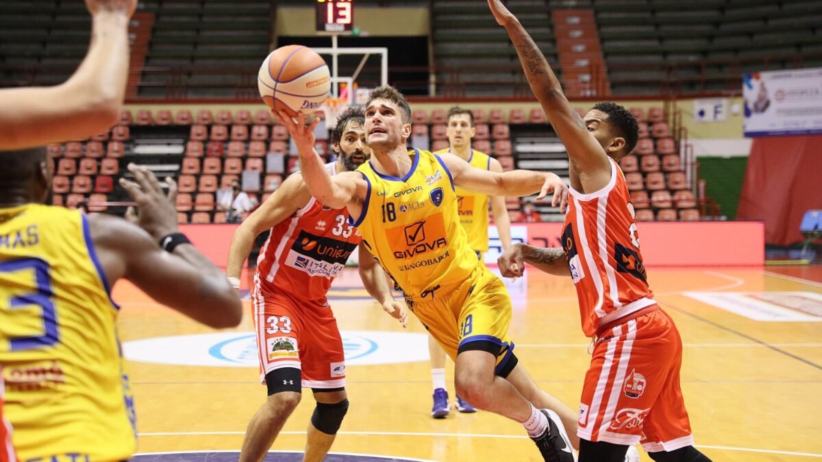 Rossato: arriva la firma. Un altro anno a Scafati