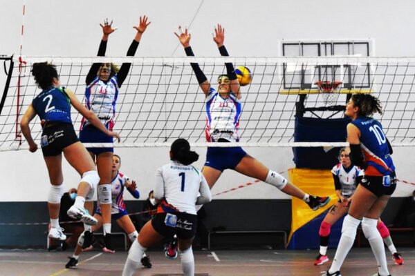 Arzano, la marcia continua: successo sul Grotte Noci