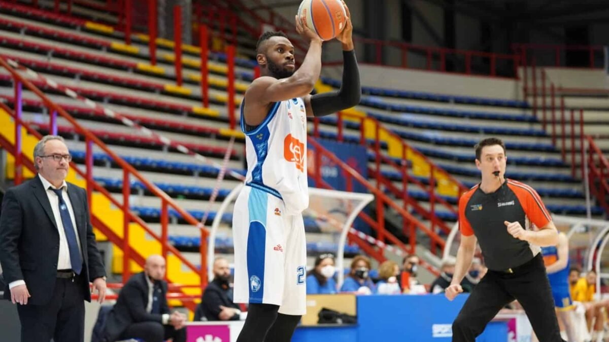 Gevi-Givova, il derby si tinge d’azzurro e Napoli sorride