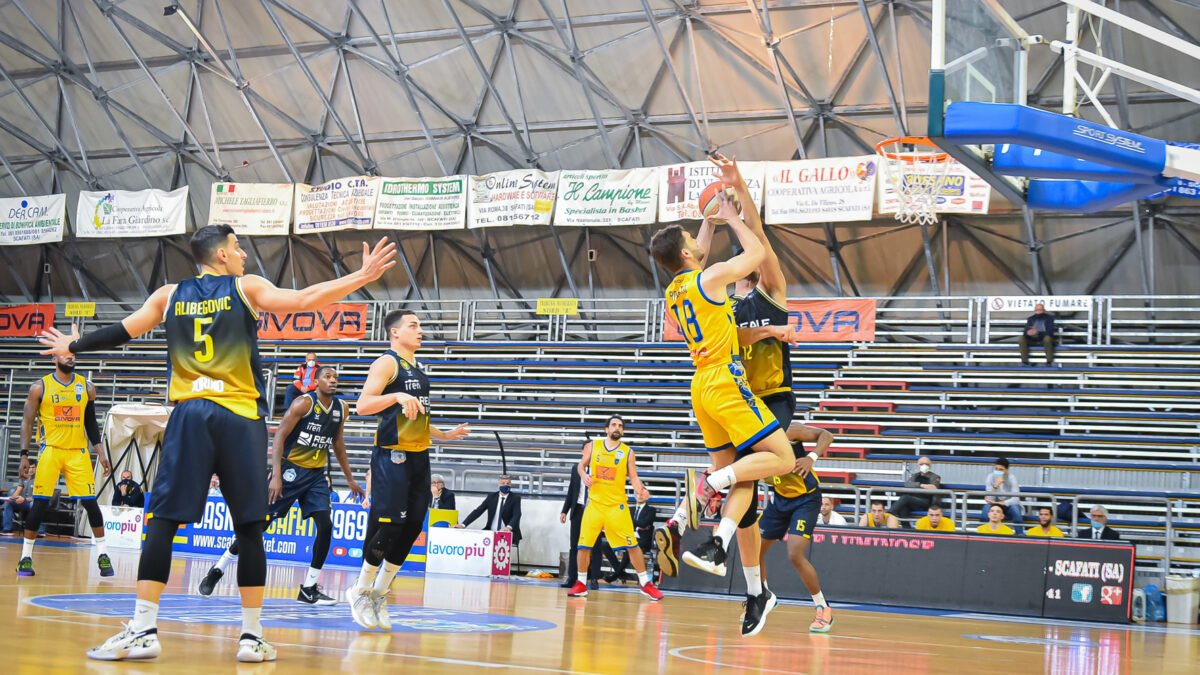 Scafati lotta ma al PalaMangano vince Torino