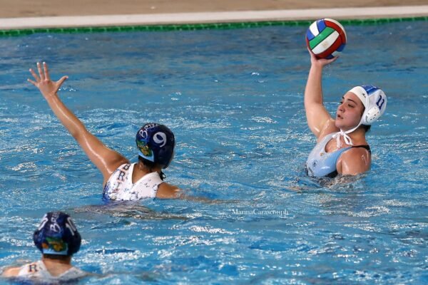 Aktis Acquachiara sfida Nuoto Napoli: giro di boa col botto