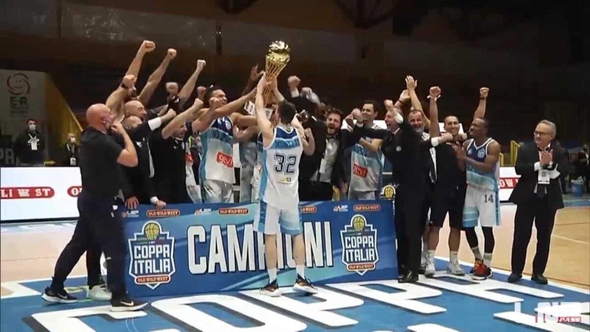 De Luca si complimenta con la Gevi Napoli, e l’FF Napoli in serie A?