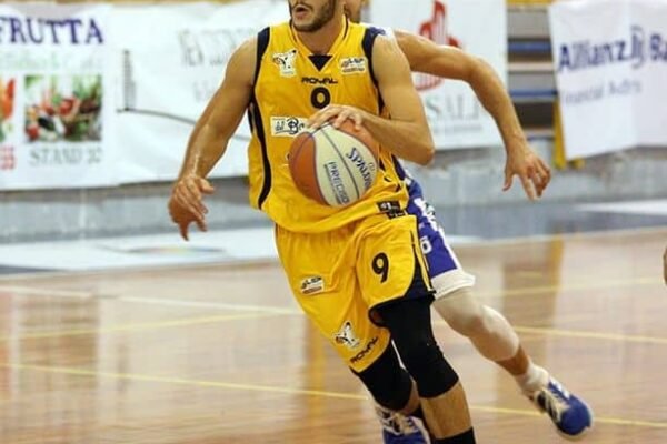 Virtus Pozzuoli senza ostacoli, Molfetta va al tappeto