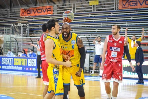 La Givova Scafati vince in scioltezza gara 2 contro Chieti