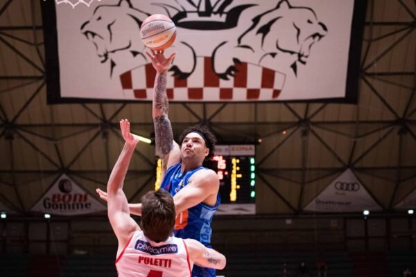 Gevi Napoli in semifinale, Pistoia cade in gara3