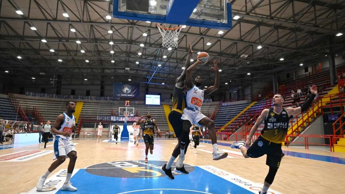 La Gevi Napoli cade in casa, passa Torino: azzurri ancora in testa