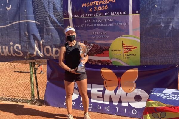 Giorgia Pinto vince il trofeo Stemo Production al Tc Napoli