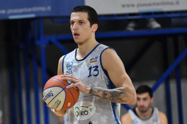 Geko da urlo a Catanzaro, vittoria che vale i playoff