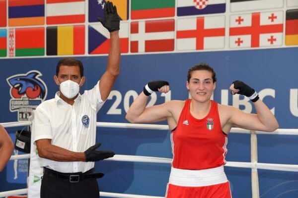 Angela Carini e Sirine Charabi in semifinale europei under 22