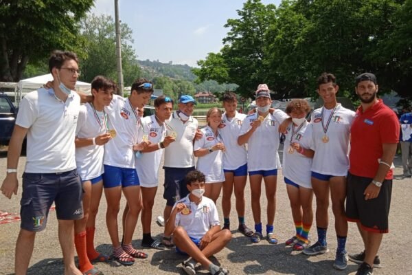 Circolo Savoia super nel canottaggio a Gavirate