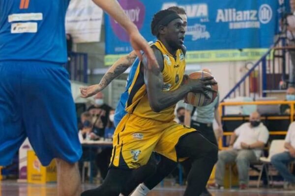 Sam Gaye rinnova per un altro anno con Pozzuoli