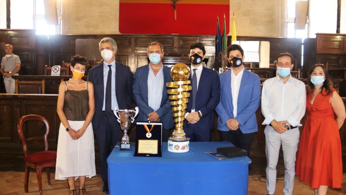 Gevi Napoli premiato dal Comune di Napoli al Maschio Angioino