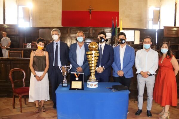 Gevi Napoli premiato dal Comune di Napoli al Maschio Angioino