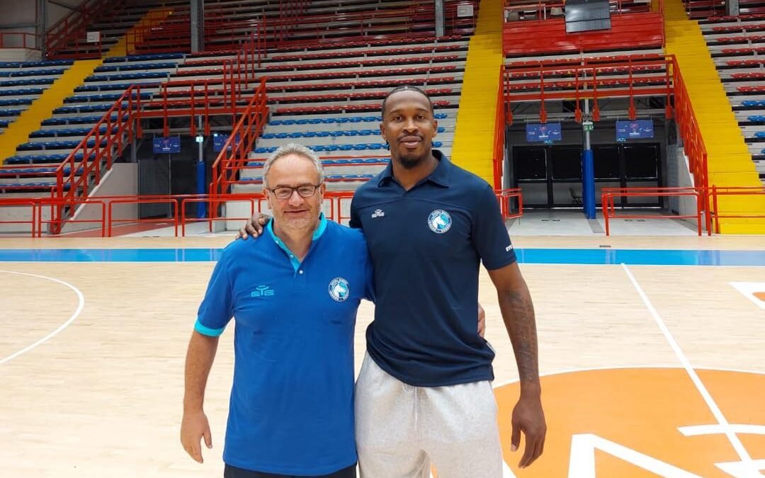 Gevi, Jason Rich è arrivato a Napoli