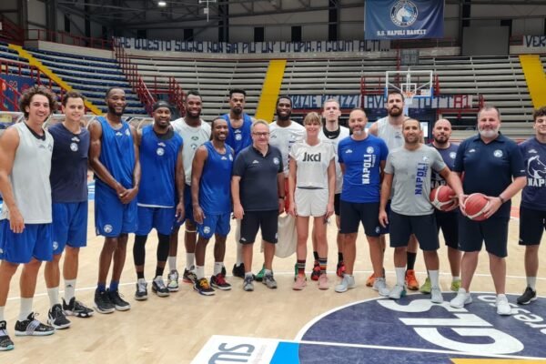 Federica Pellegrini a Napoli incontra la Gevi al PalaBarbuto