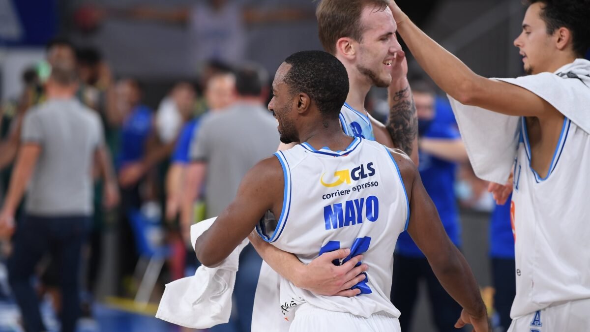 Gevi Napoli che impresa, rimonta vincente a Brescia