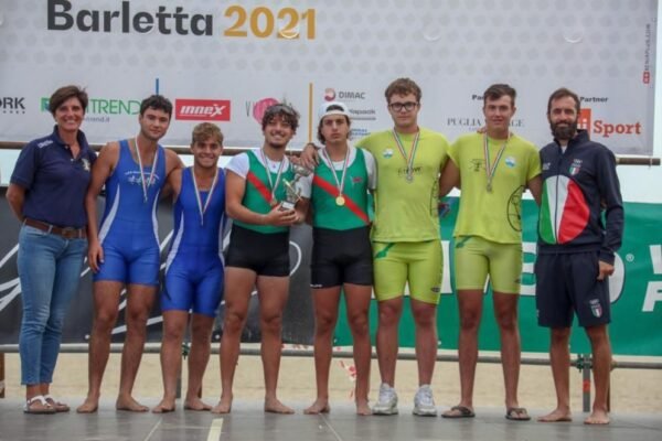 Coastal Rowing, il circolo Posillipo protagonista a Barletta