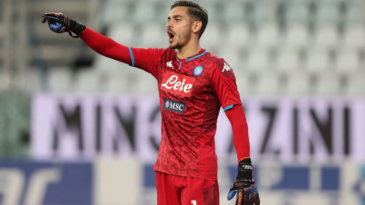 Meret, stop di 45 giorni, l’ortopedico: frattura non operabile