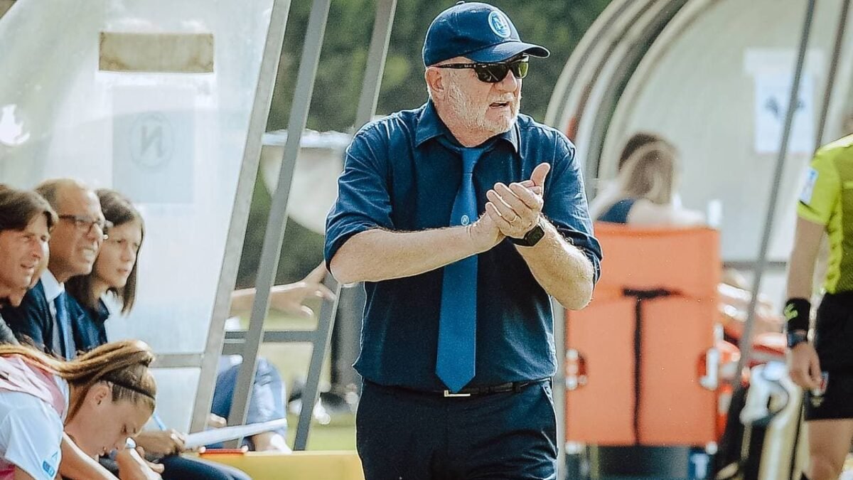 Alessandro Pistolesi esonerato dal Napoli femminile