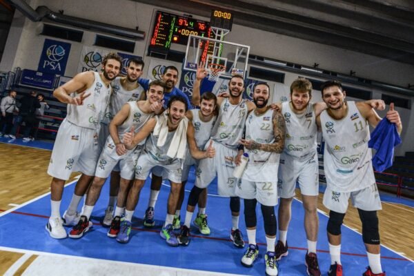 Geko, vittoria di carattere: Taranto si arrende al PalaEdilgen